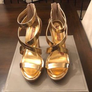 NWT BCBG MaxAzria Gold Strappy Heels 8